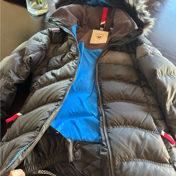 Amazing Rossignol Ski suit! Almost new ! Barely worn!
Paid $800.00 - Picture 4 of 6